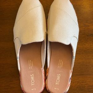 NEW! Never worn! Tom’s Slip Ons!